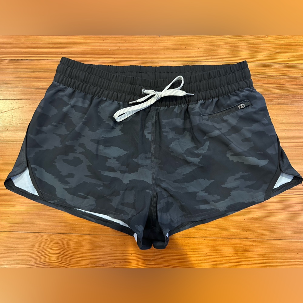 Vuori Women’s Clementine 4” Short Size M
